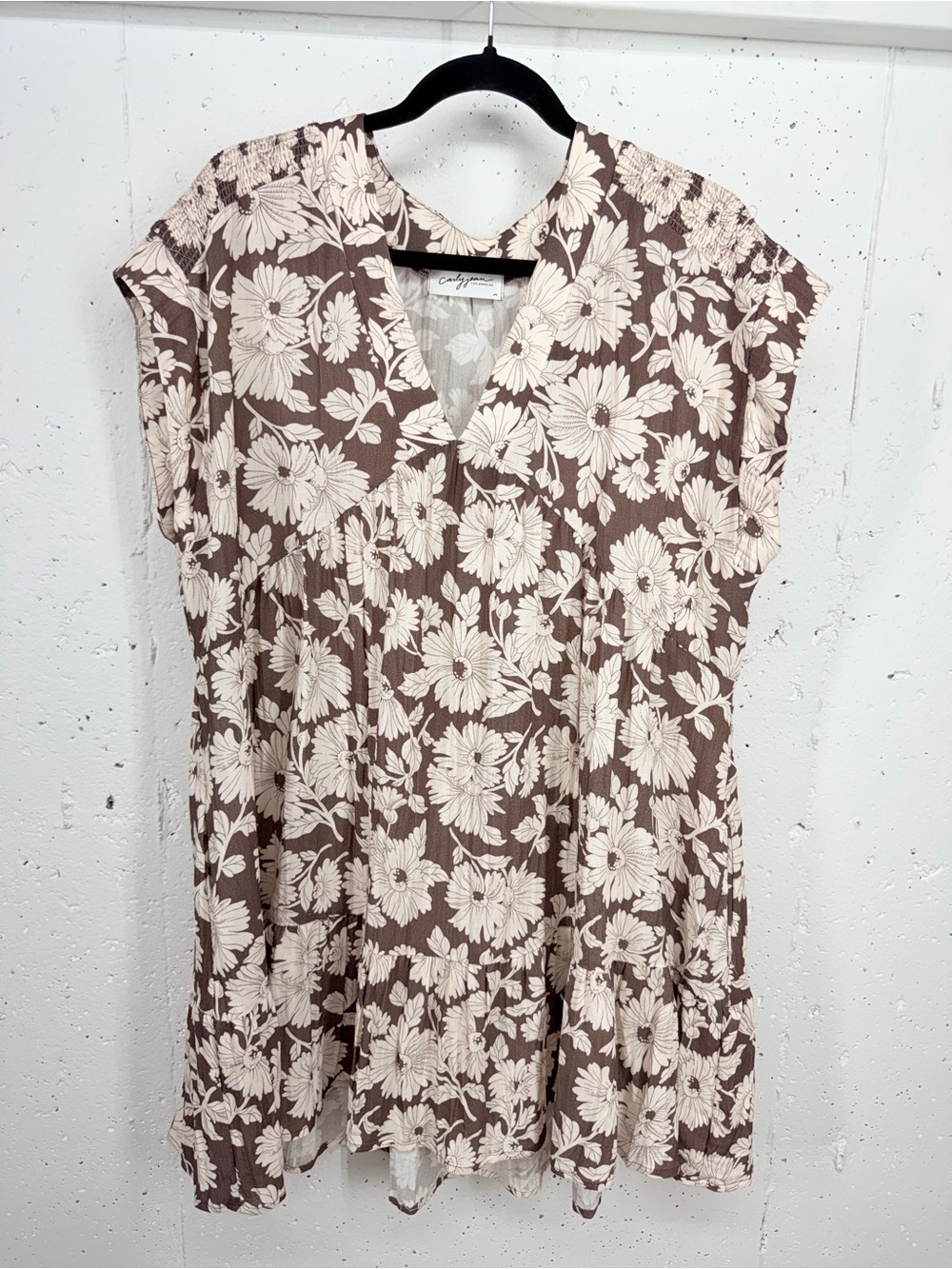 Carly Jean Women’s Size Medium Brown Cream Floral Oversized Dress